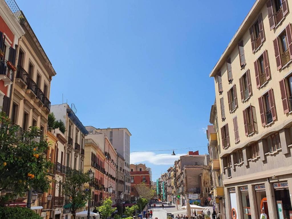 Appartement Corso Vittorio Rustic Loft à Cagliari Extérieur photo